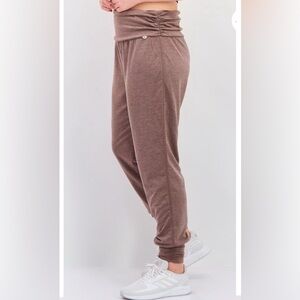 Tahari Heathered Brown Fit Ruched Training Jogger Pants Womens 1X New with tags